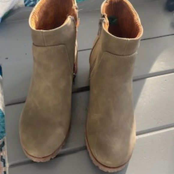 Kork-Ease Boots - Picture 6 of 8